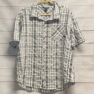 XL O’Neill Black and White Plaid Button-Down Shirt